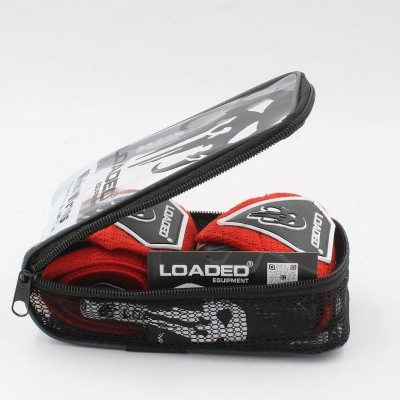 Estojo preto transparente com equipamento de proteção vermelho e preto