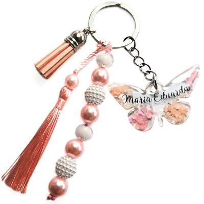 Chaveiro com borlas, contas e pendente borboleta com nome