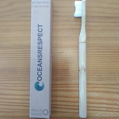 Escova de dentes de bambu com embalagem de papel reciclado