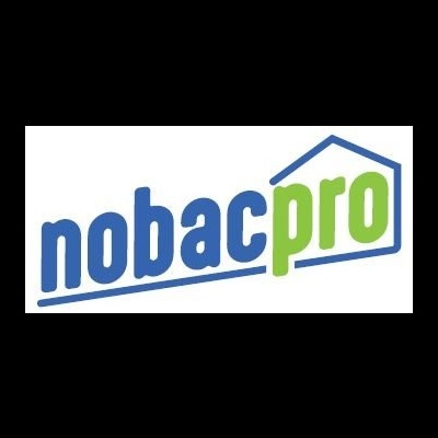 Logo da marca nobacpro com letras azuis e verdes e contorno de casa azul