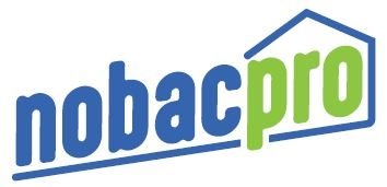 Logo da marca nobacpro com letras azuis e verdes e contorno de casa azul