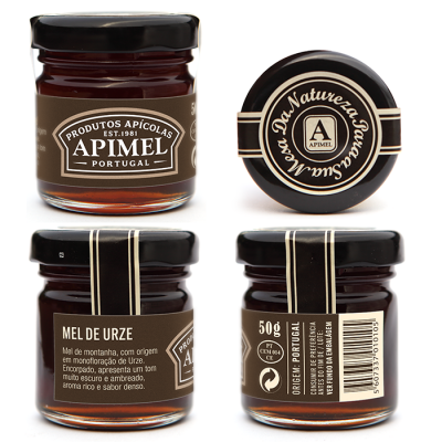 Frasco de mel APIMEL com etiquetas marrons e tampa preta visto de quatro ângulos