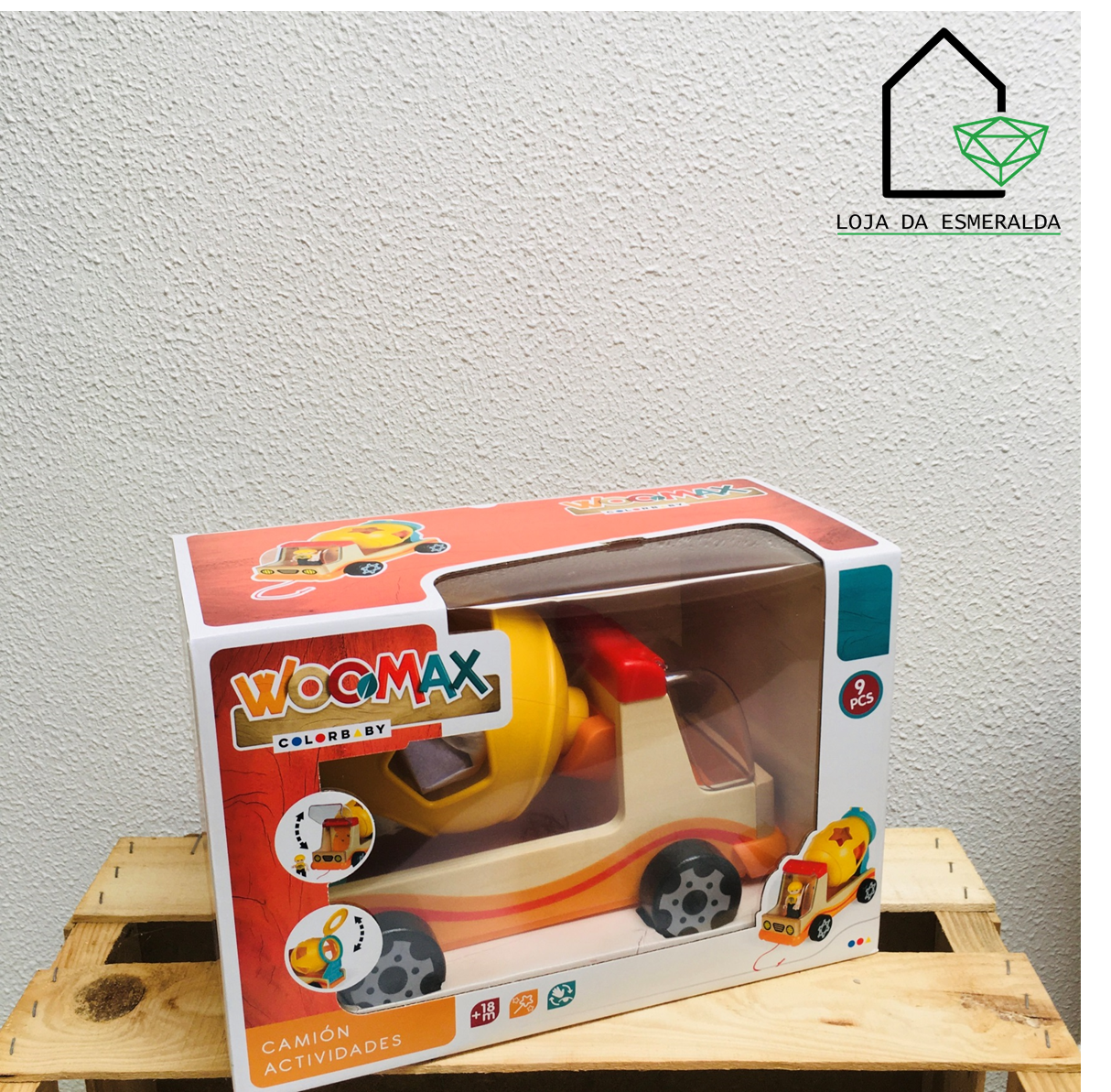 Brinquedo de madeira camião betão Woomax na embalagem