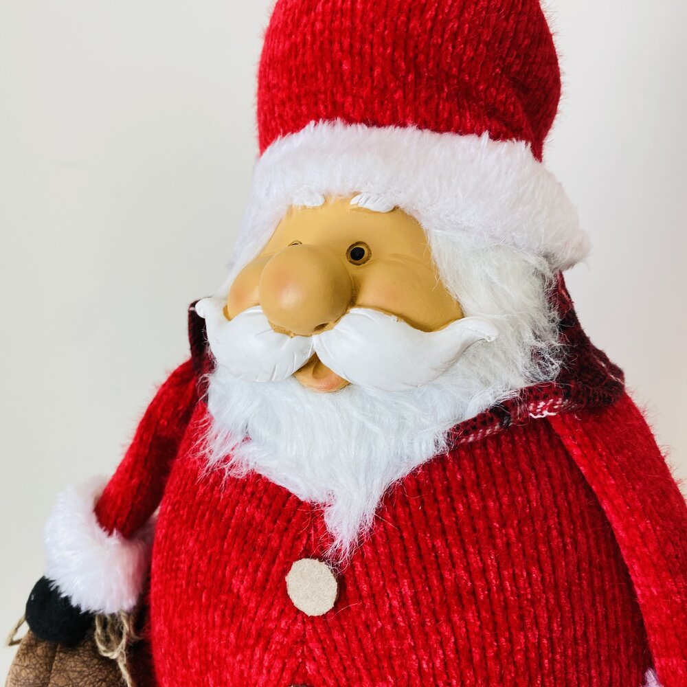 Figura decorativa de Pai Natal com roupa vermelha e barba branca