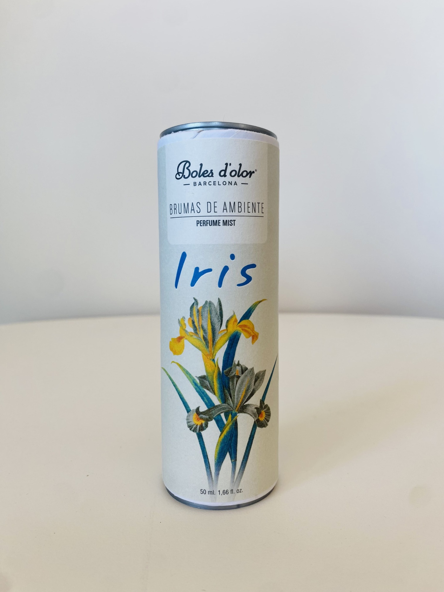 Frasco de perfume de ambiente Boles d'olor com ilustração de flores íris e texto Iris