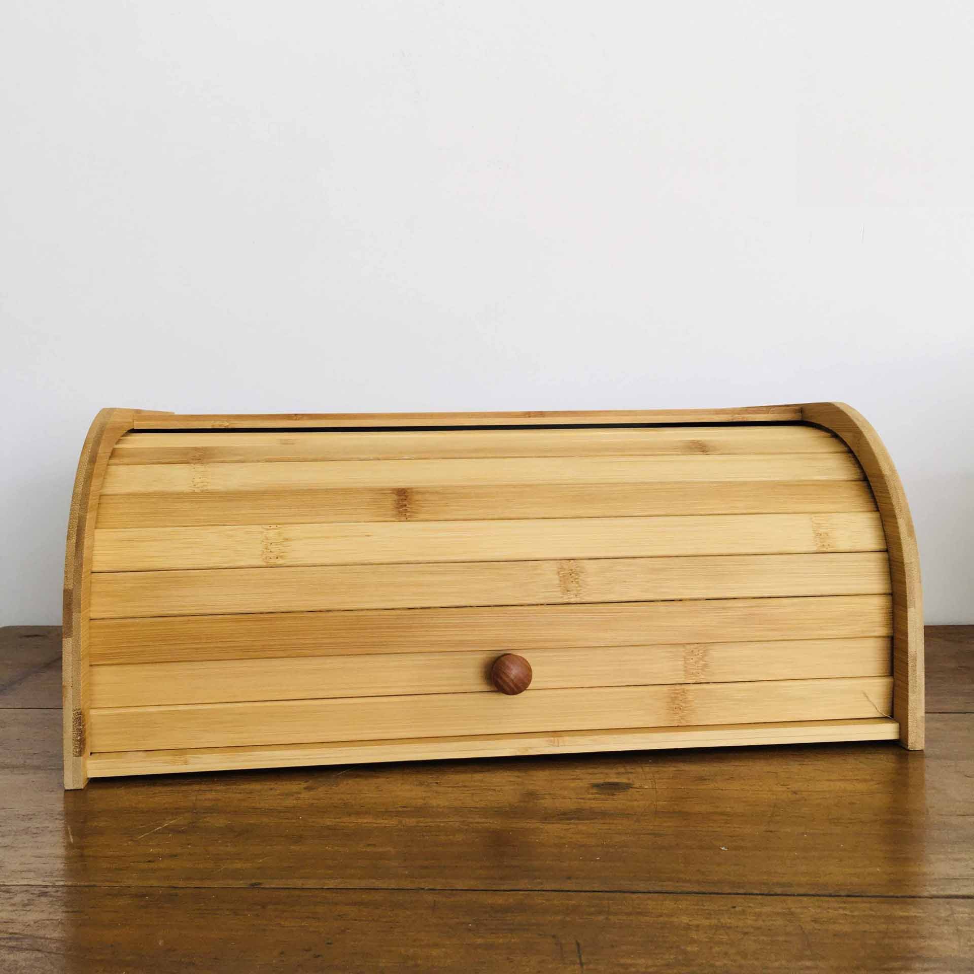Caixa de pão em madeira de bambu com tampa enrolável e botão de madeira