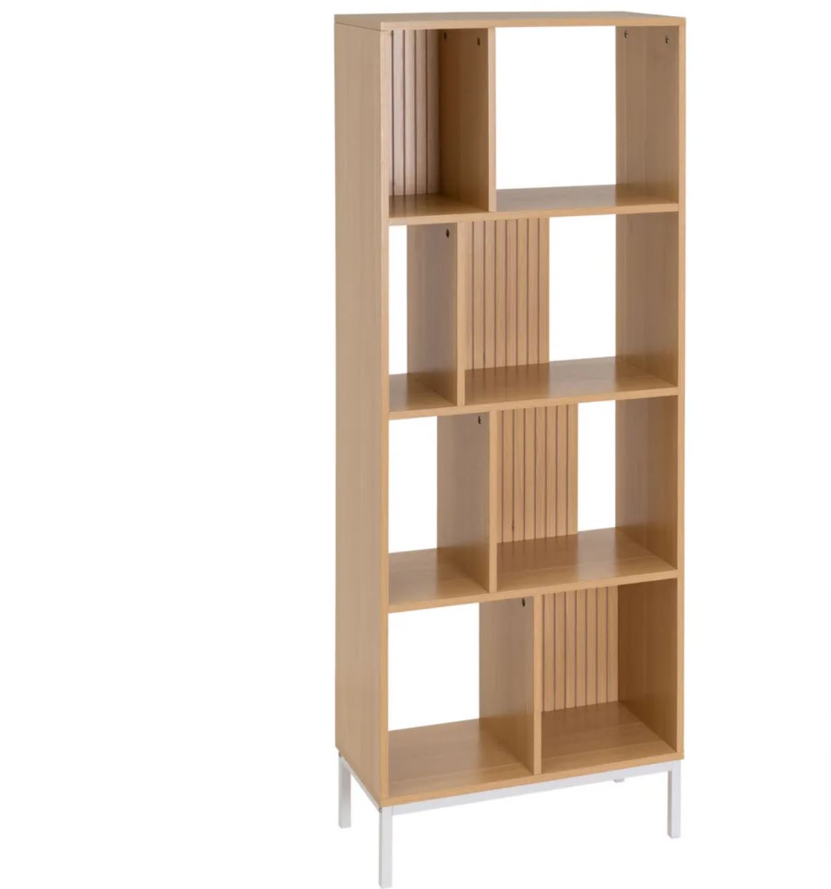 Estante de madeira clara com oito compartimentos e base branca