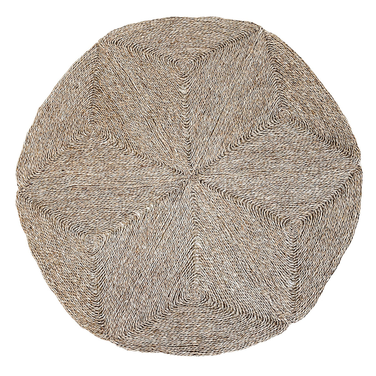 Tapete circular trançado em fibras naturais com padrão geométrico