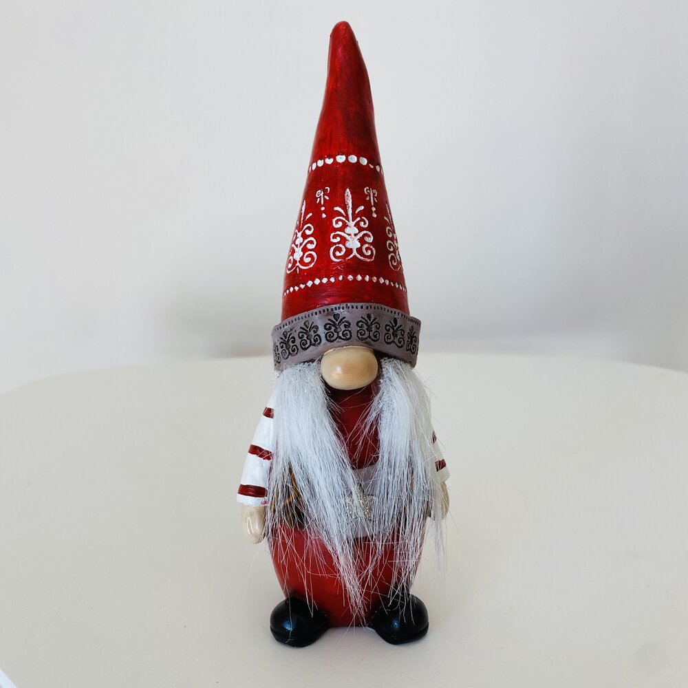 Gnomo decorativo com chapéu vermelho e barba branca