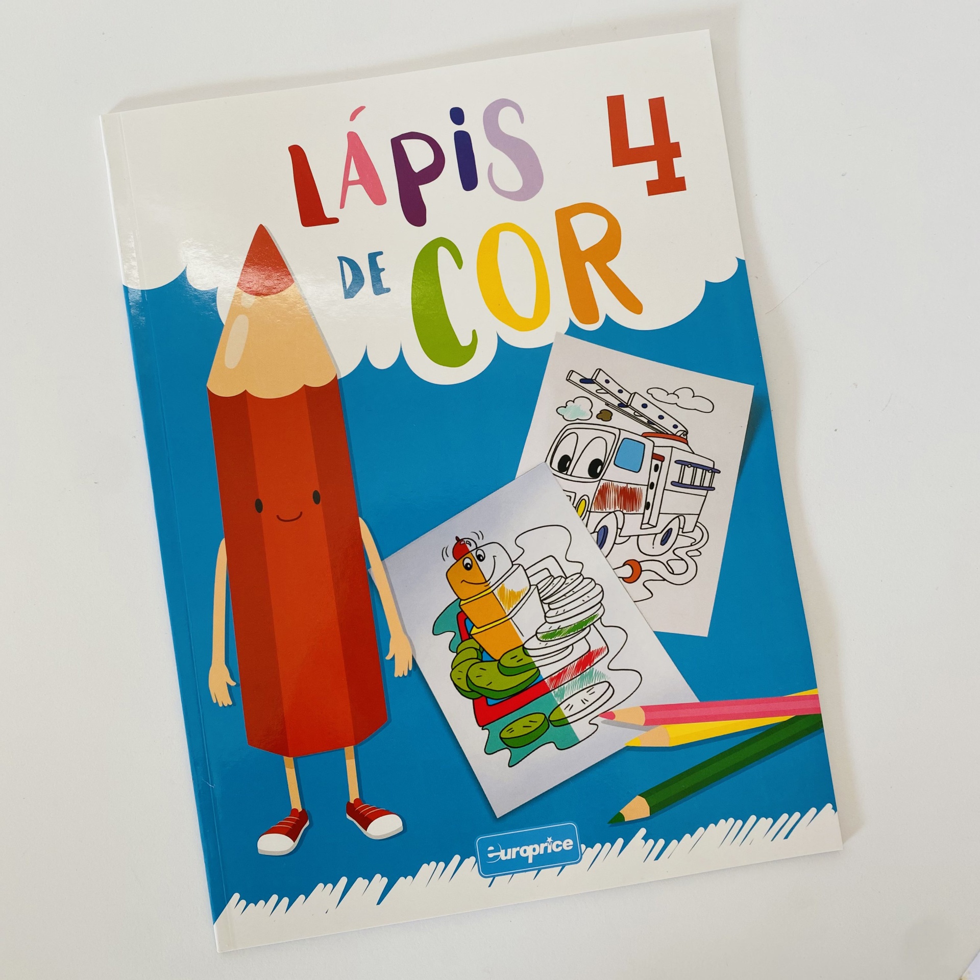 Livro de lápis de cor para crianças com lápis sorridente e páginas para colorir