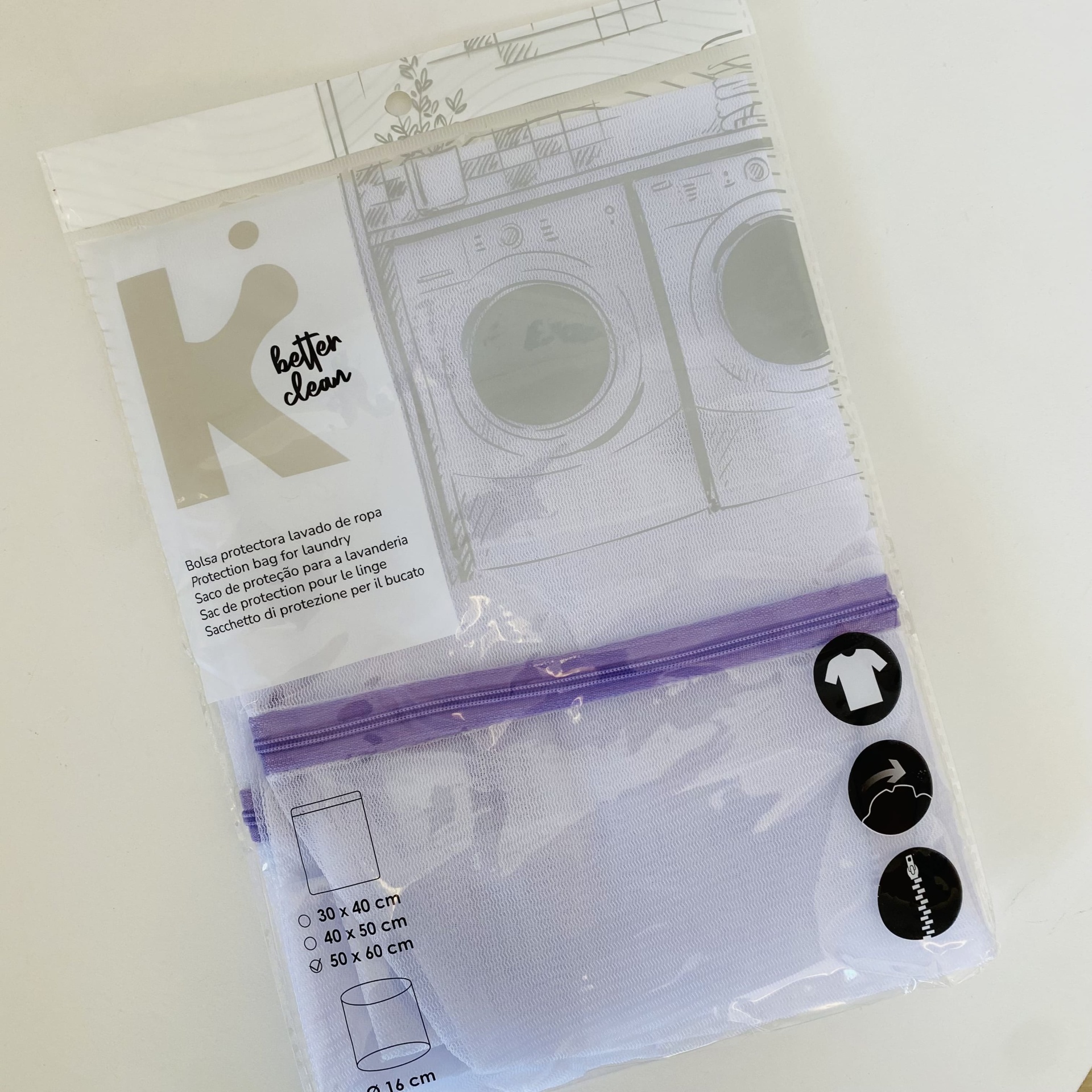 Saqueta para lavar roupa protetora em tecido branco com fecho zip roxo