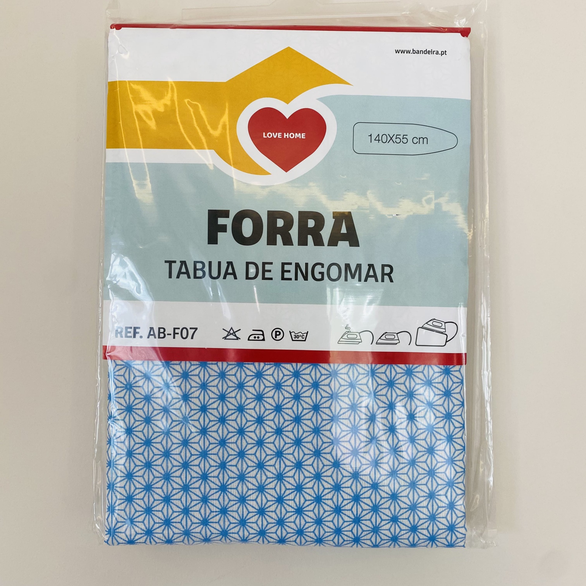 Forra azul e branca para tábua de engomar na embalagem