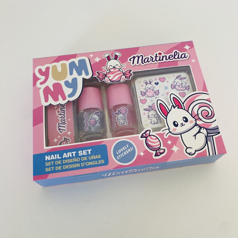 Conjunto de vernizes para unhas Martinelia com adesivos decorativos em caixa rosa