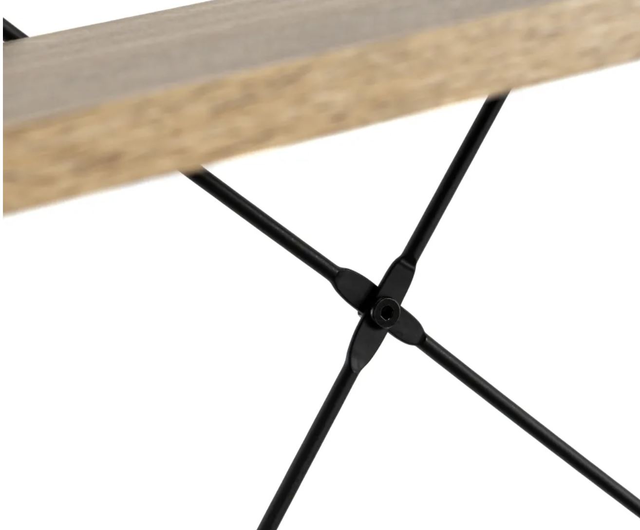 Tampo de mesa em madeira clara com base metálica preta