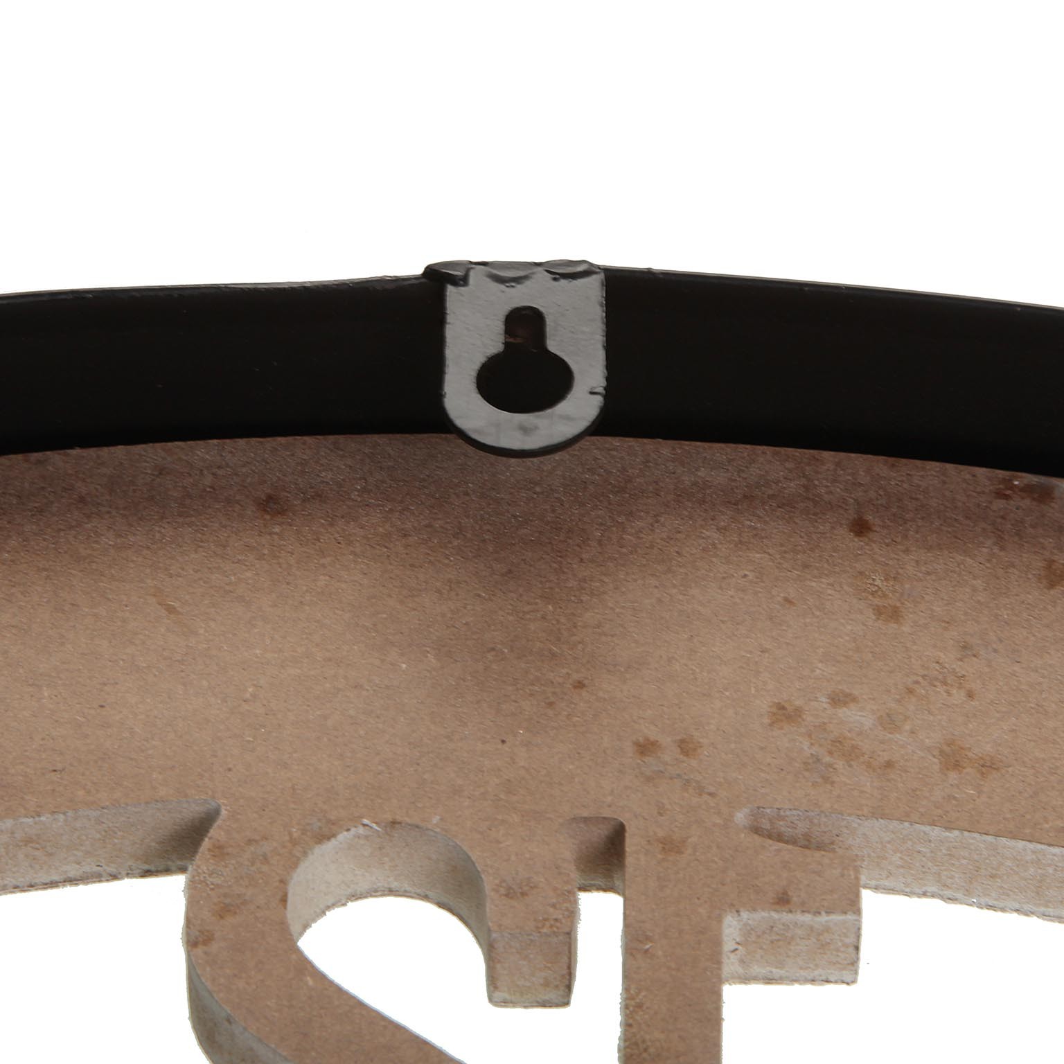 Traseira de objeto decorativo em MDF com suporte para pendurar