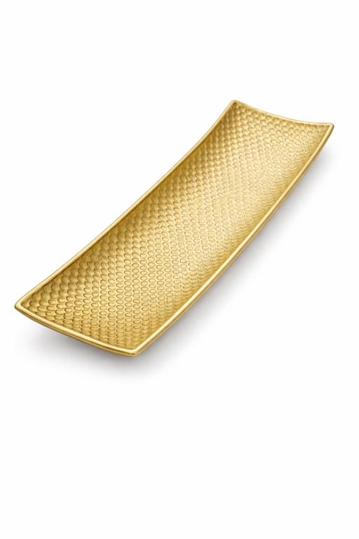 Prato retangular dourado texturizado em fundo branco