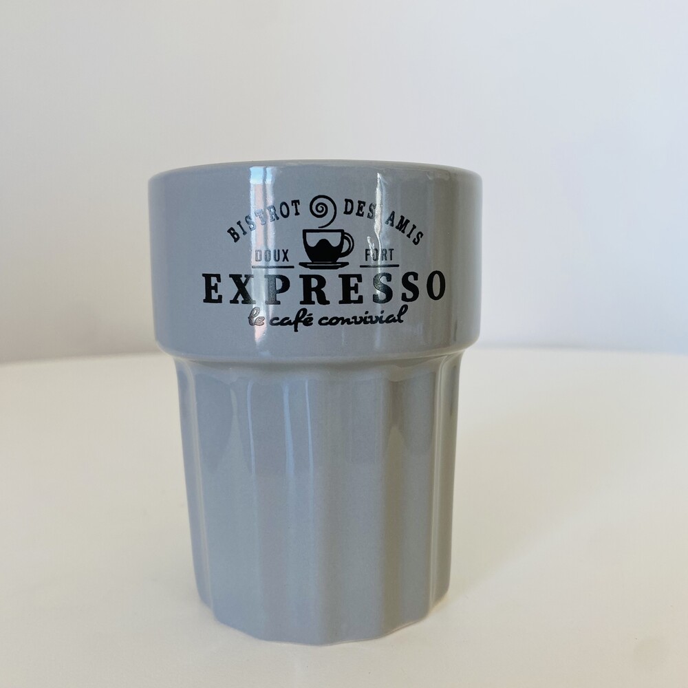 Caneca cinzenta com texto preto BISTROT DES AMIS EXPRESSO
