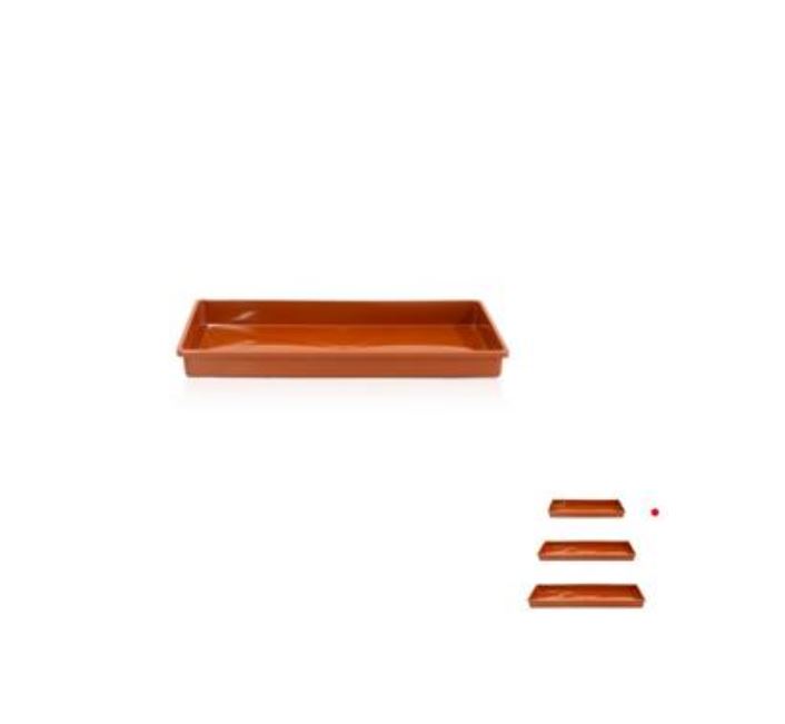 Tabuleiro retangular de cerâmica castanha com bordas achatadas