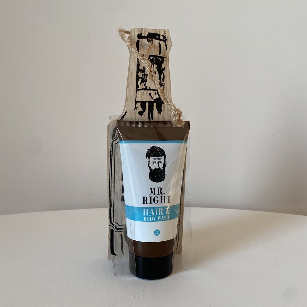 Frasco de lavagem para cabelo e corpo MR. RIGHT com cartão de barbearia.