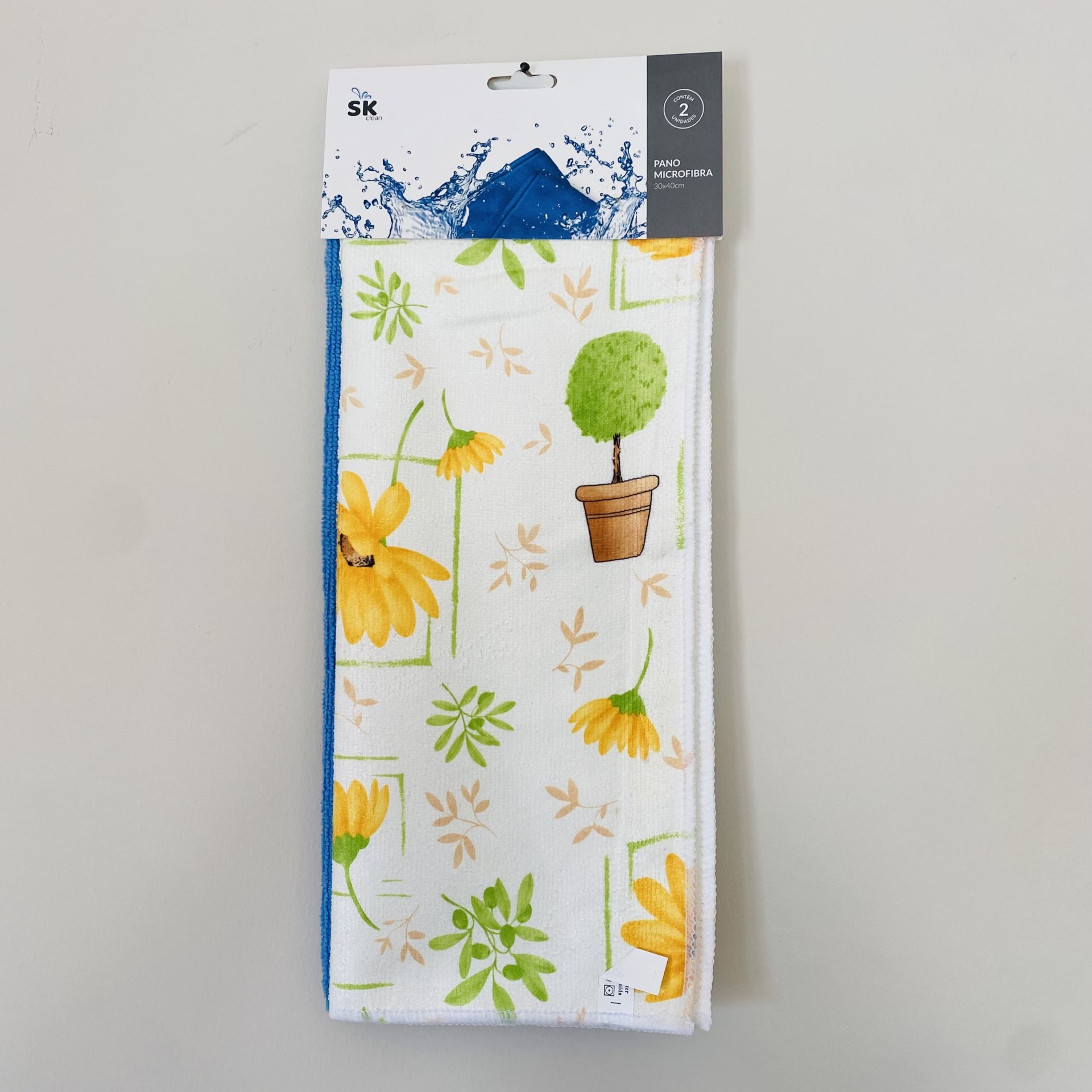 Conjunto de toalhas de cozinha brancas e azuis com estampas de flores e árvore