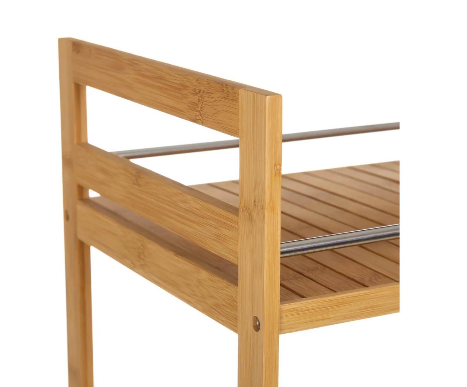 Estante de madeira clara com barras de metal prateadas