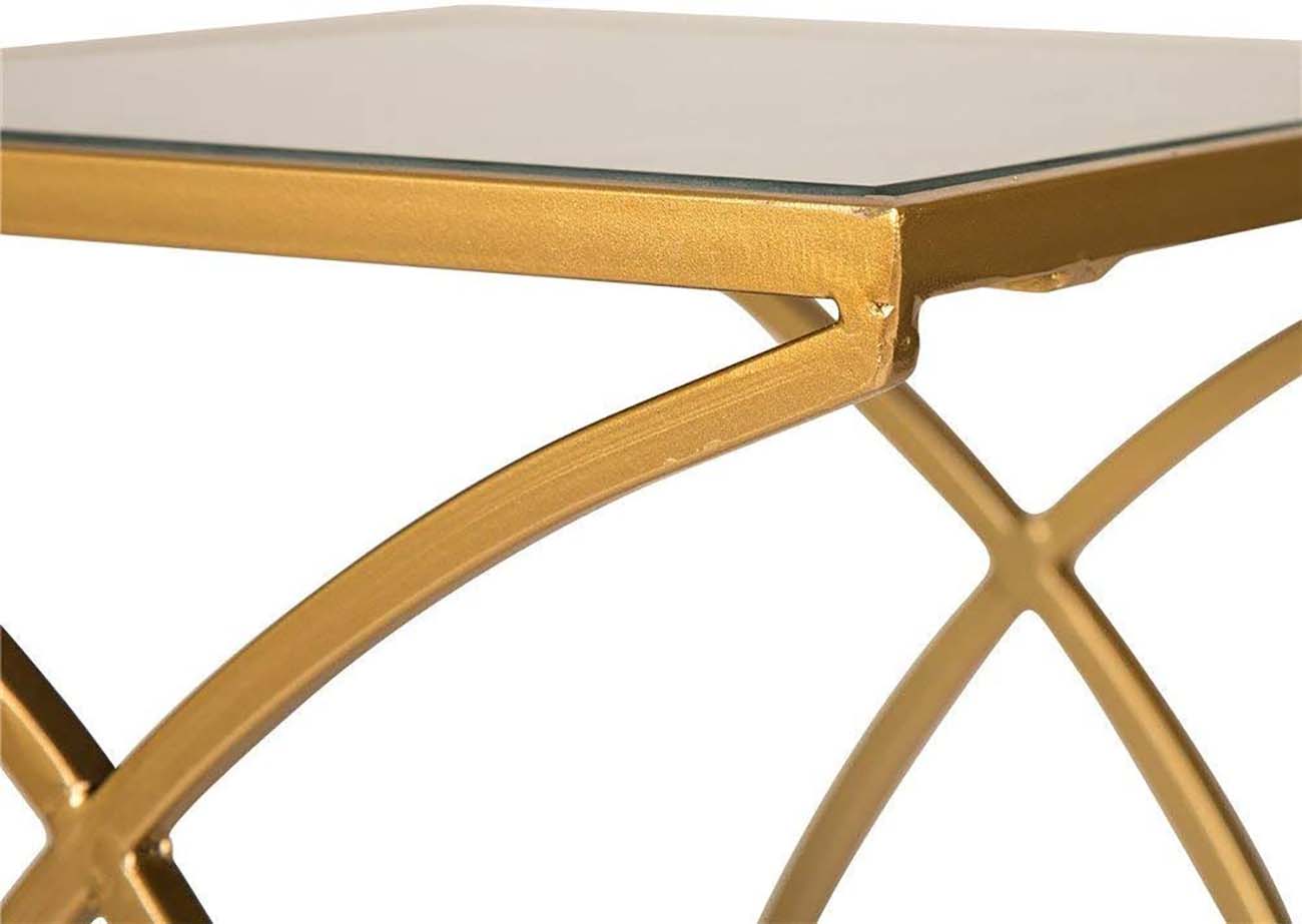 Mesa com tampo de vidro e estrutura dourada