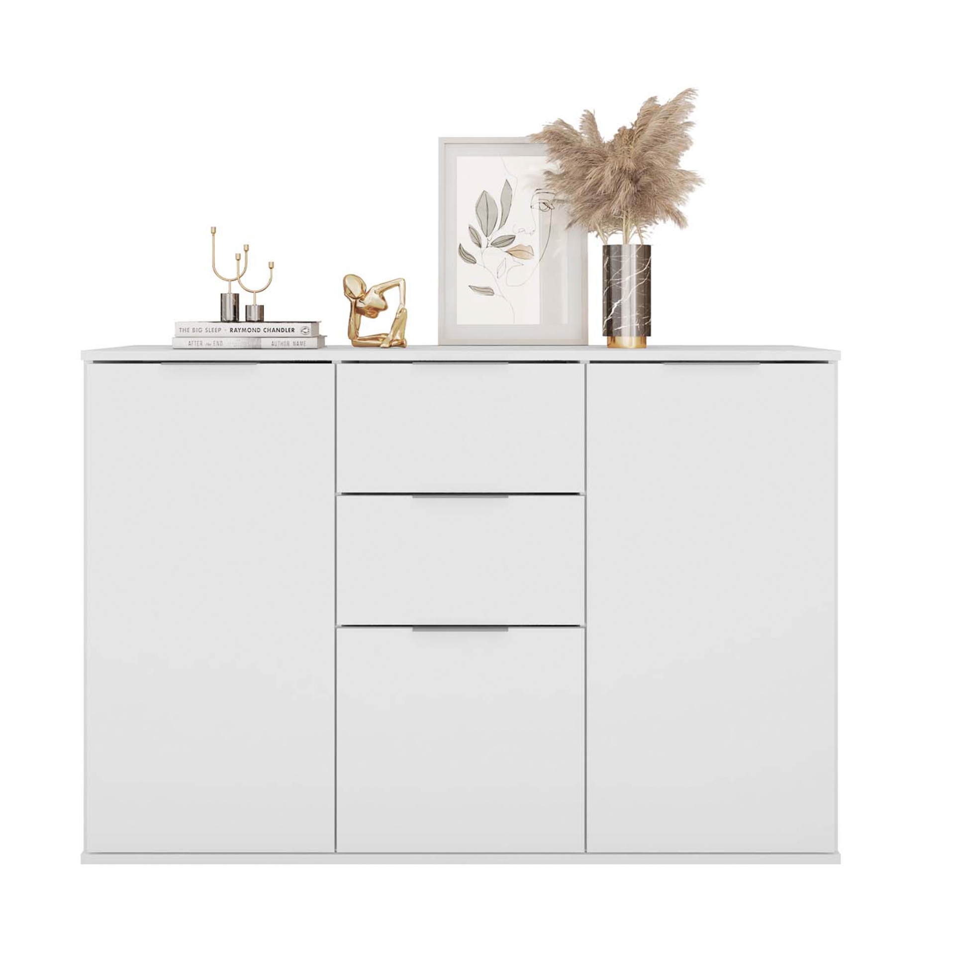 Móvel branco com portas e gavetas decorado com livros, castiçal, escultura, quadro e vaso com flores secas