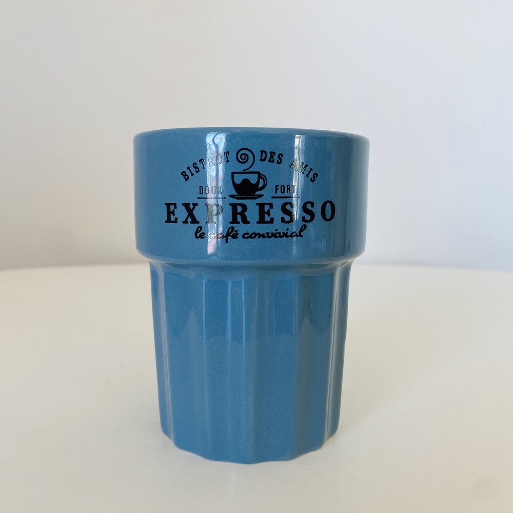Copo azul cerâmico com texto preto BISTROT DES CAFES BOURG FOIS EXPRESSO