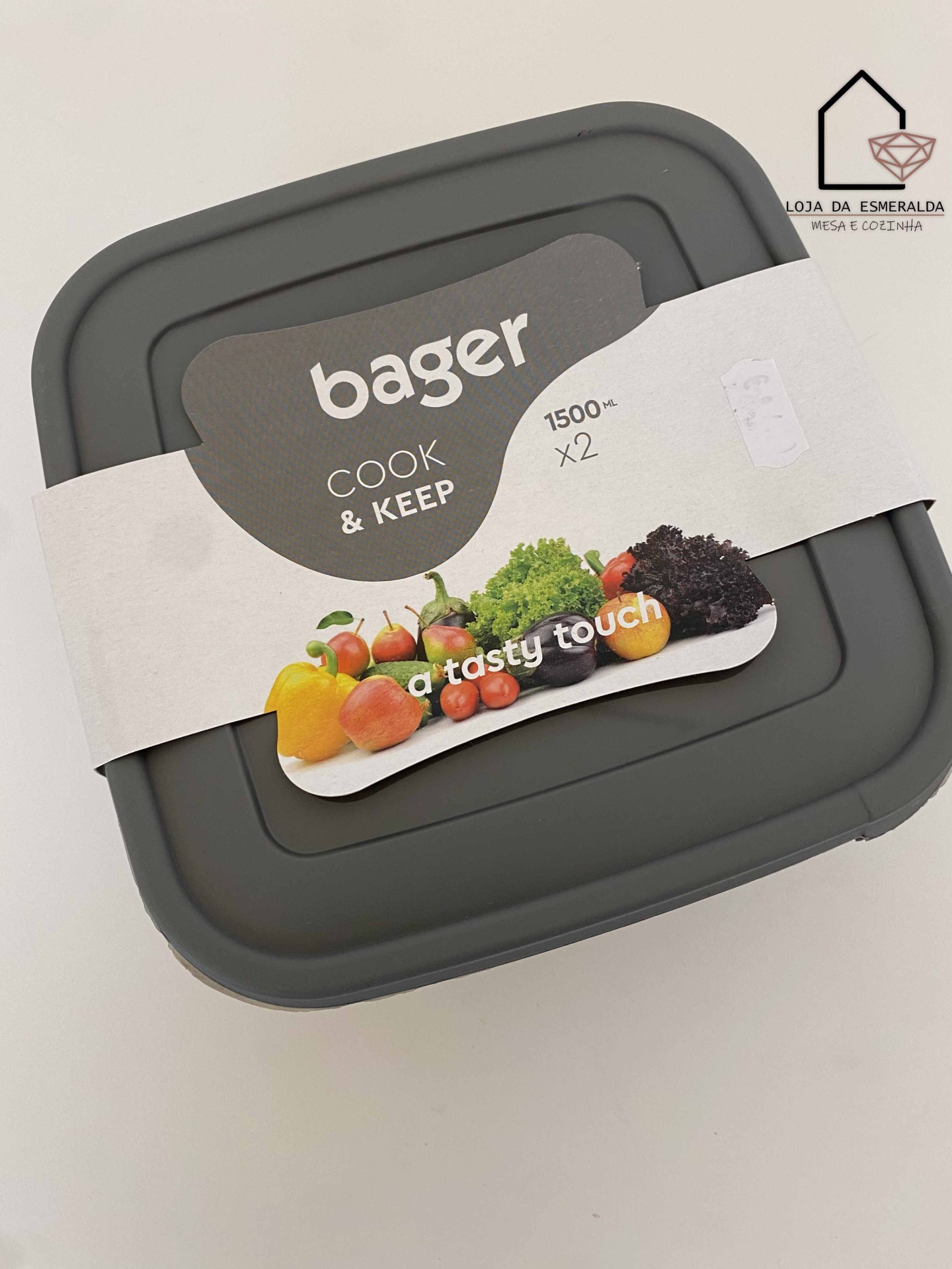 Conjunto de recipientes quadrados cinza escuro bager COOK & KEEP com embalagem branca e imagem de legumes.