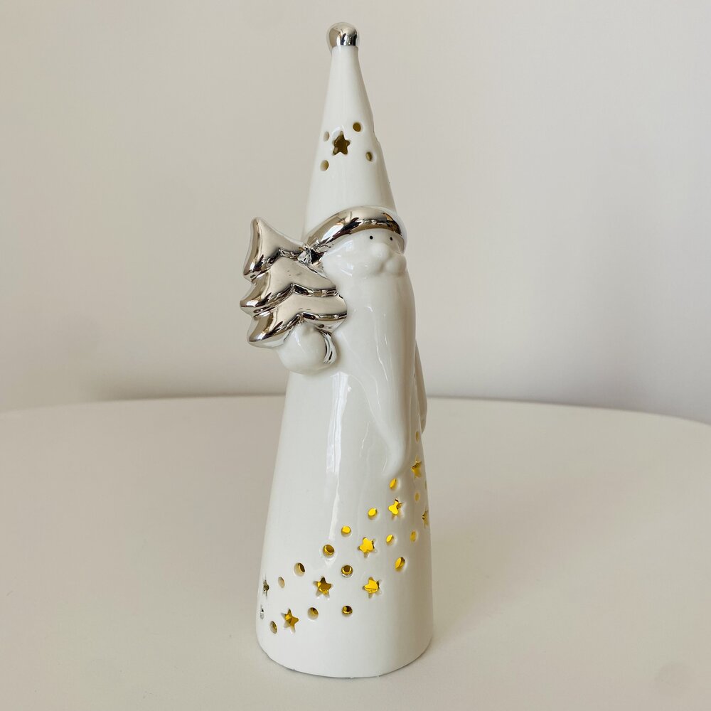Figura decorativa natalícia branca com detalhes prateados e dourados em forma de anjo