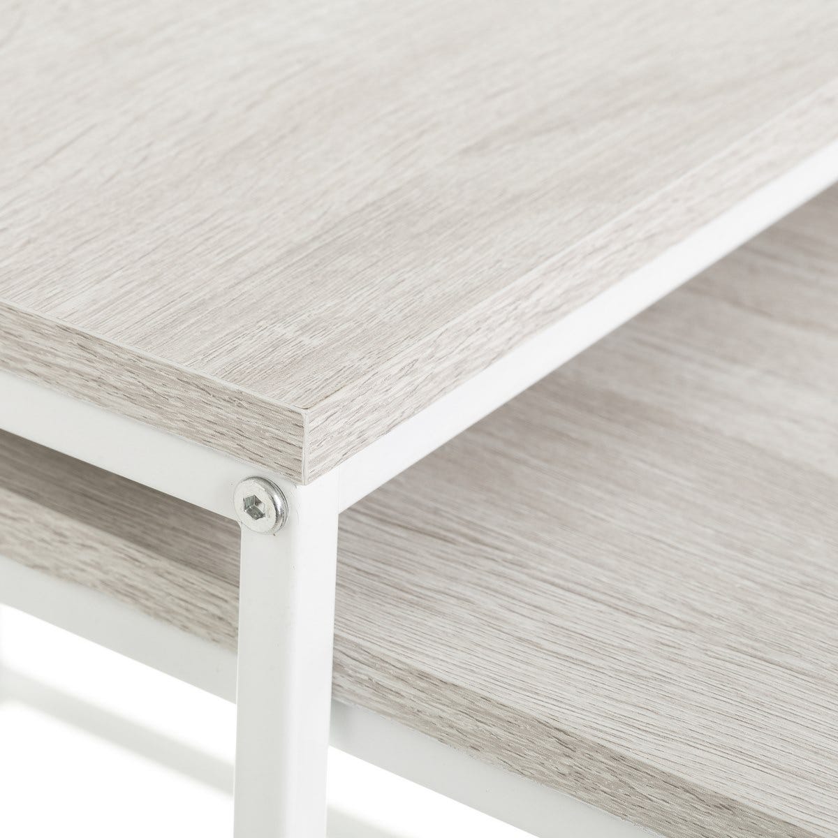 Mesa ou prateleira com estrutura branca e tampo em madeira clara.