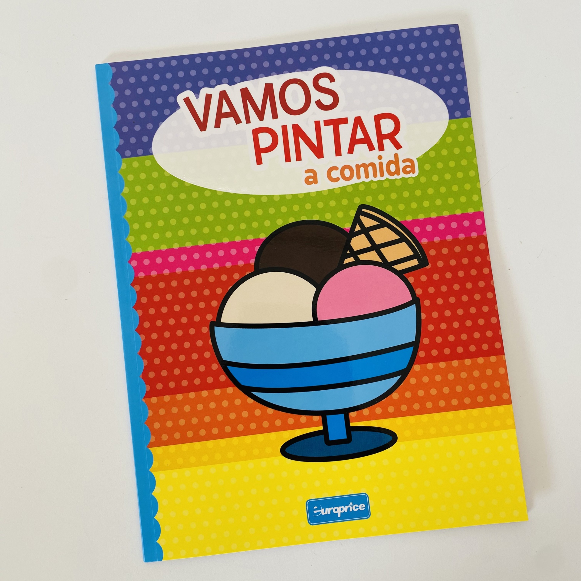Livro colorido 'VAMOS PINTAR a comida' com desenho de gelado.