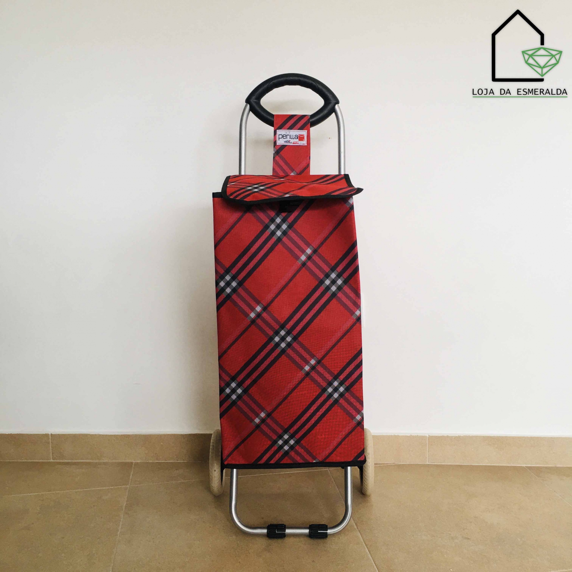 Carrinho de compras vermelho com padrão xadrez
