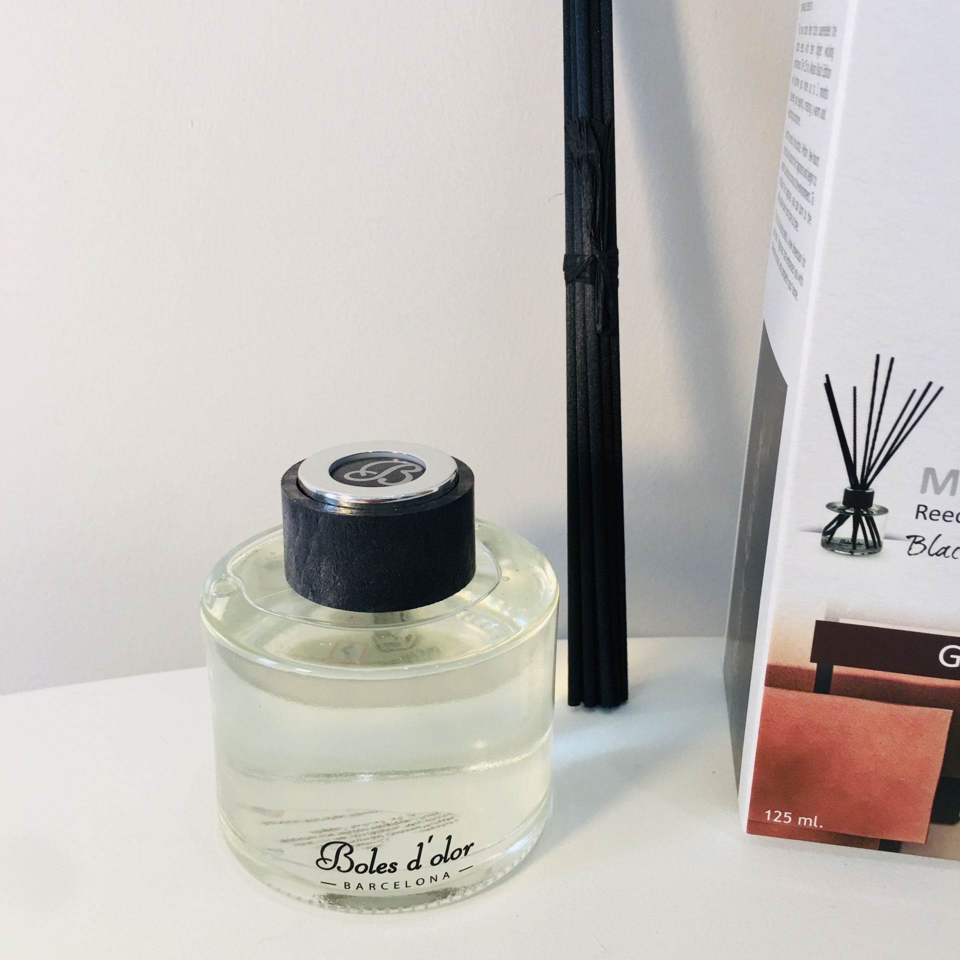 Difusor de aromas Boles d'olor Barcelona com varetas pretas