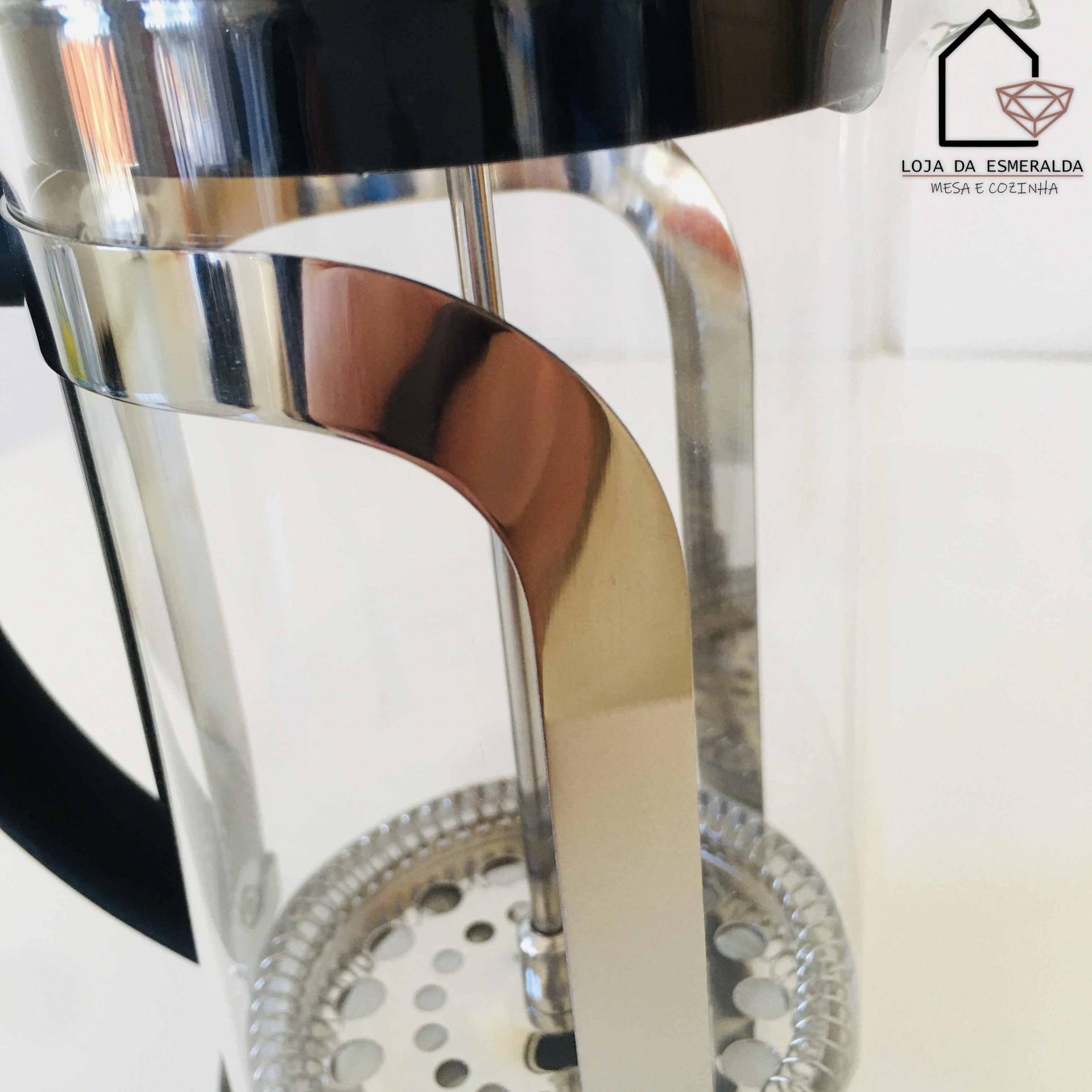 Cafeteira francesa em aço inoxidável e vidro com alça preta