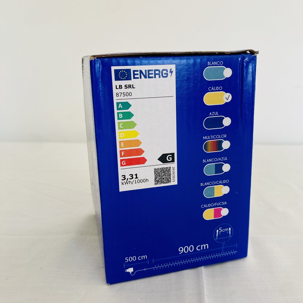 Embalagem azul de produto ENERGY com etiqueta energética, classificações de cores e dimensões impressas