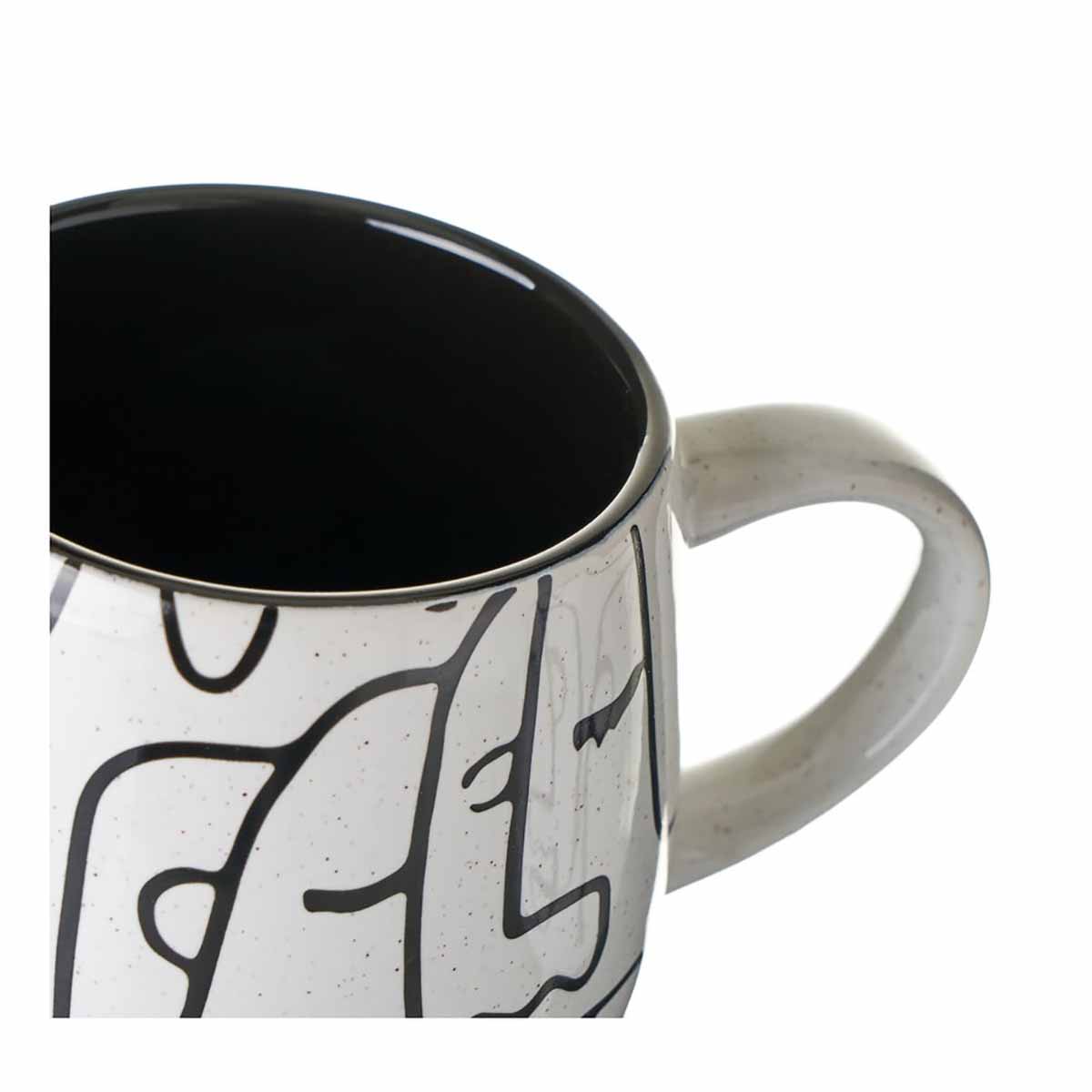 Caneca de cerâmica branca com padrão abstrato e interior preto