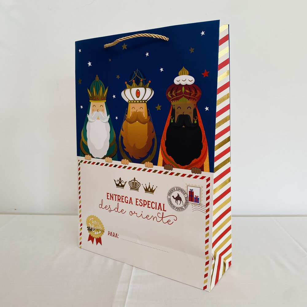 Saco de presente com ilustração dos três reis magos e texto de entrega especial