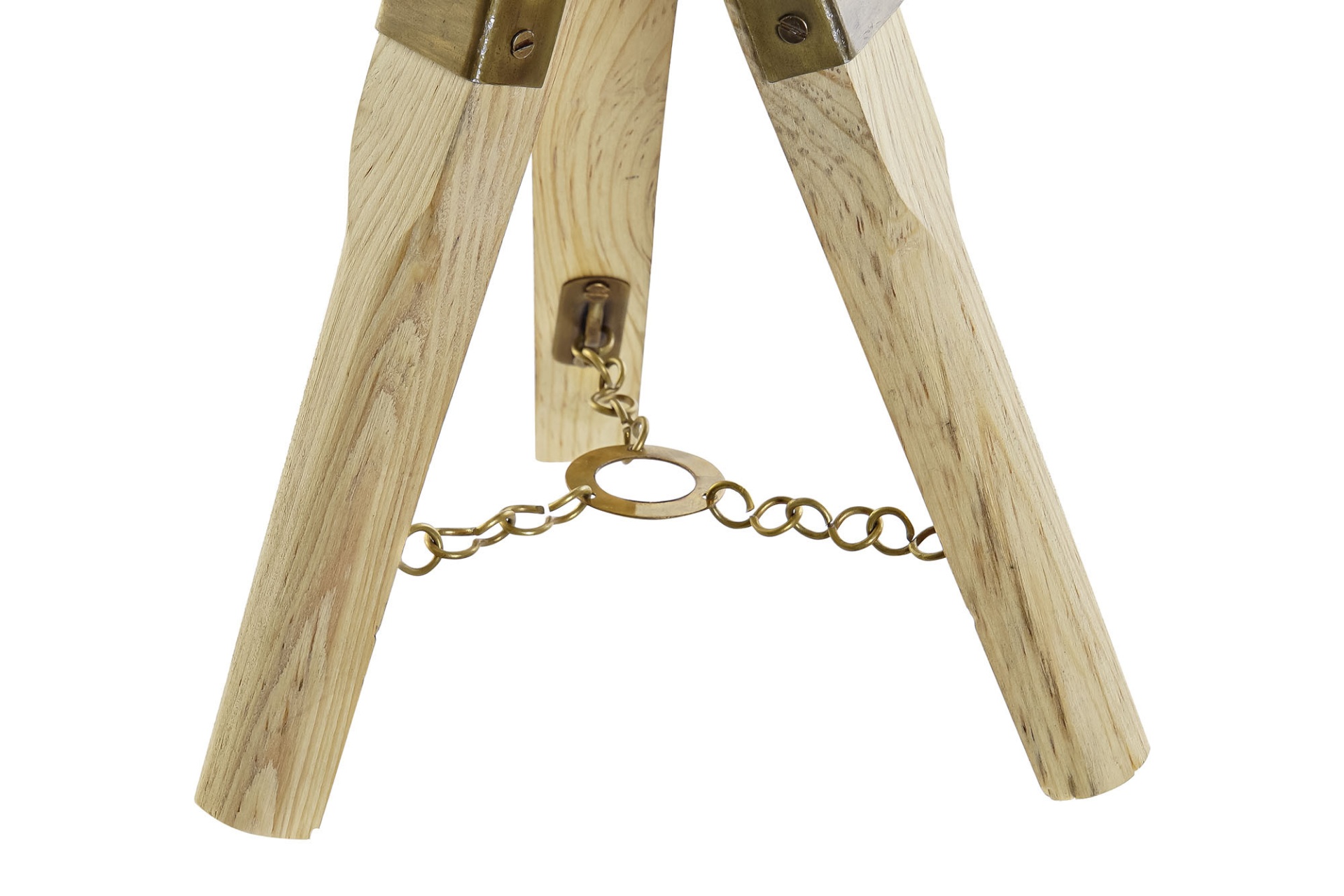 Tripé de madeira clara com corrente metálica dourada