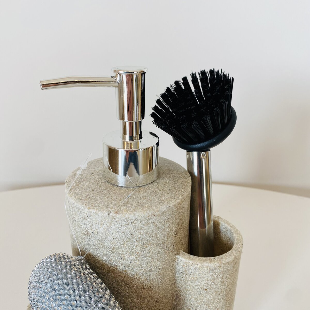 Conjunto de dispensador e escova para sabão