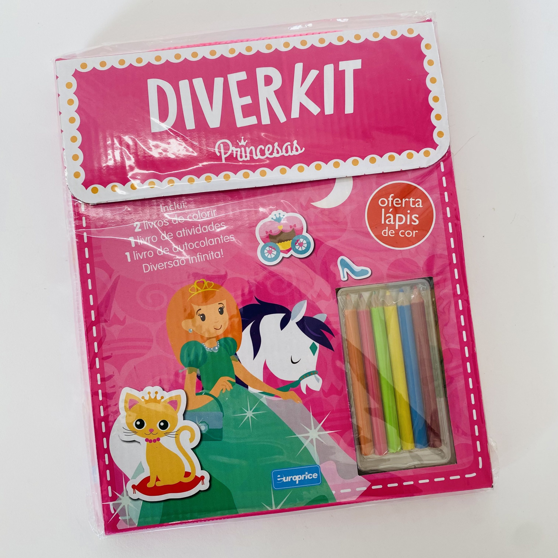 Kit de atividades infantil Diverkit Princesas com lápis de cor
