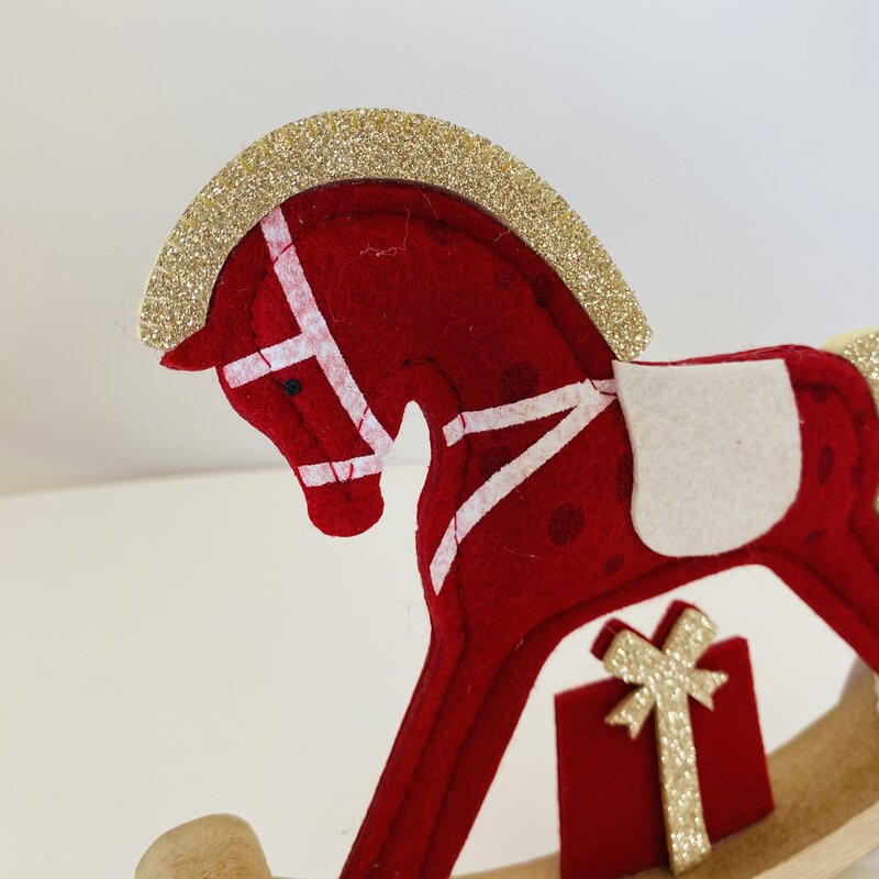 Cavalo de baloiço vermelho decorativo com crina dourada glitter e presente