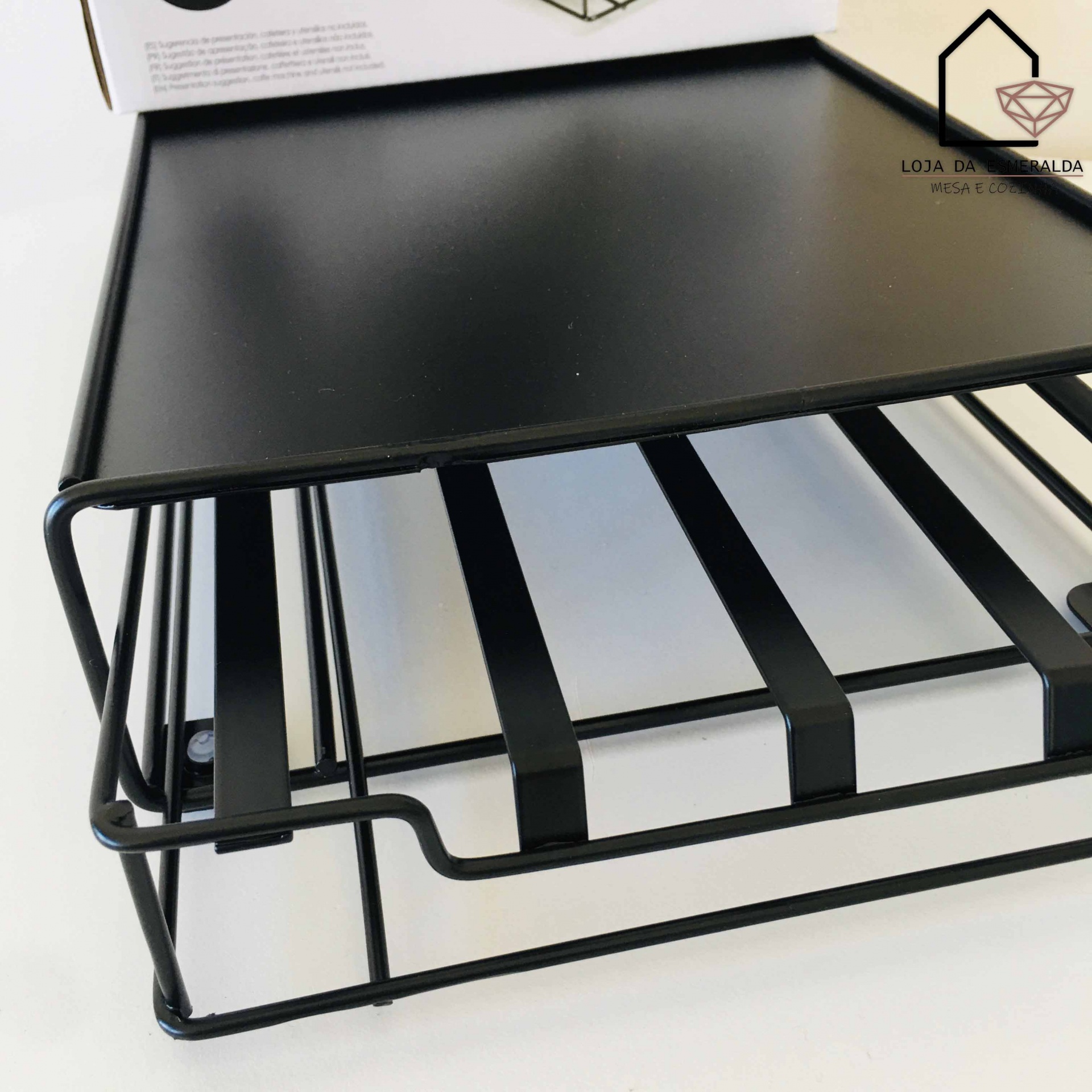 Suporte de forno micro-ondas preto em metal com grade inferior