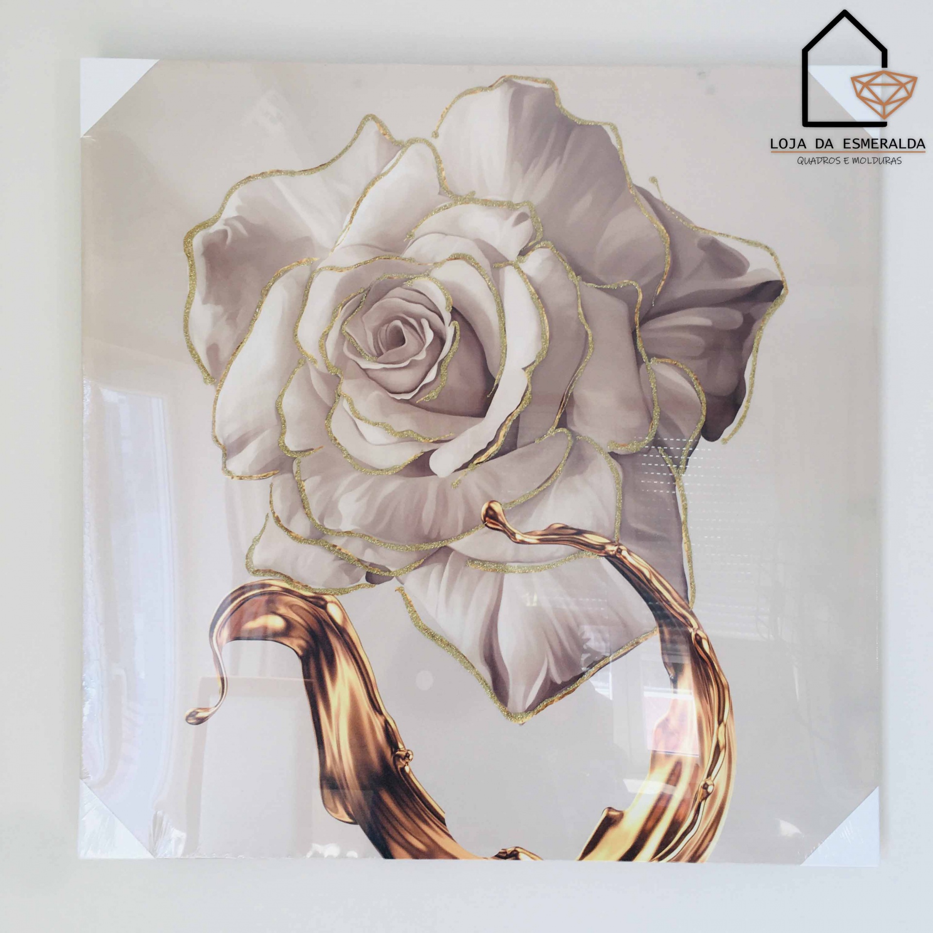 quadro decorativo com rosa dourada e branco