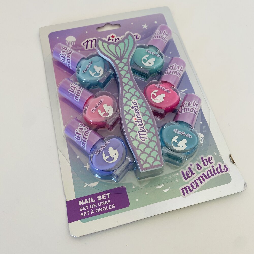 Conjunto infantil de vernizes de unhas coloridos com temática de sereias e lima em forma de rabo de sereia