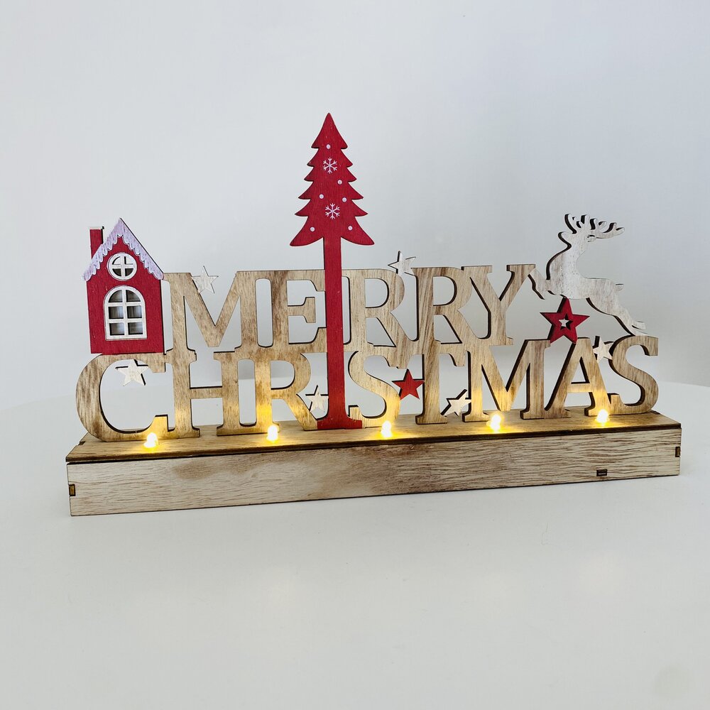 Decoração de Natal em madeira com texto, árvore, casa e rena iluminada