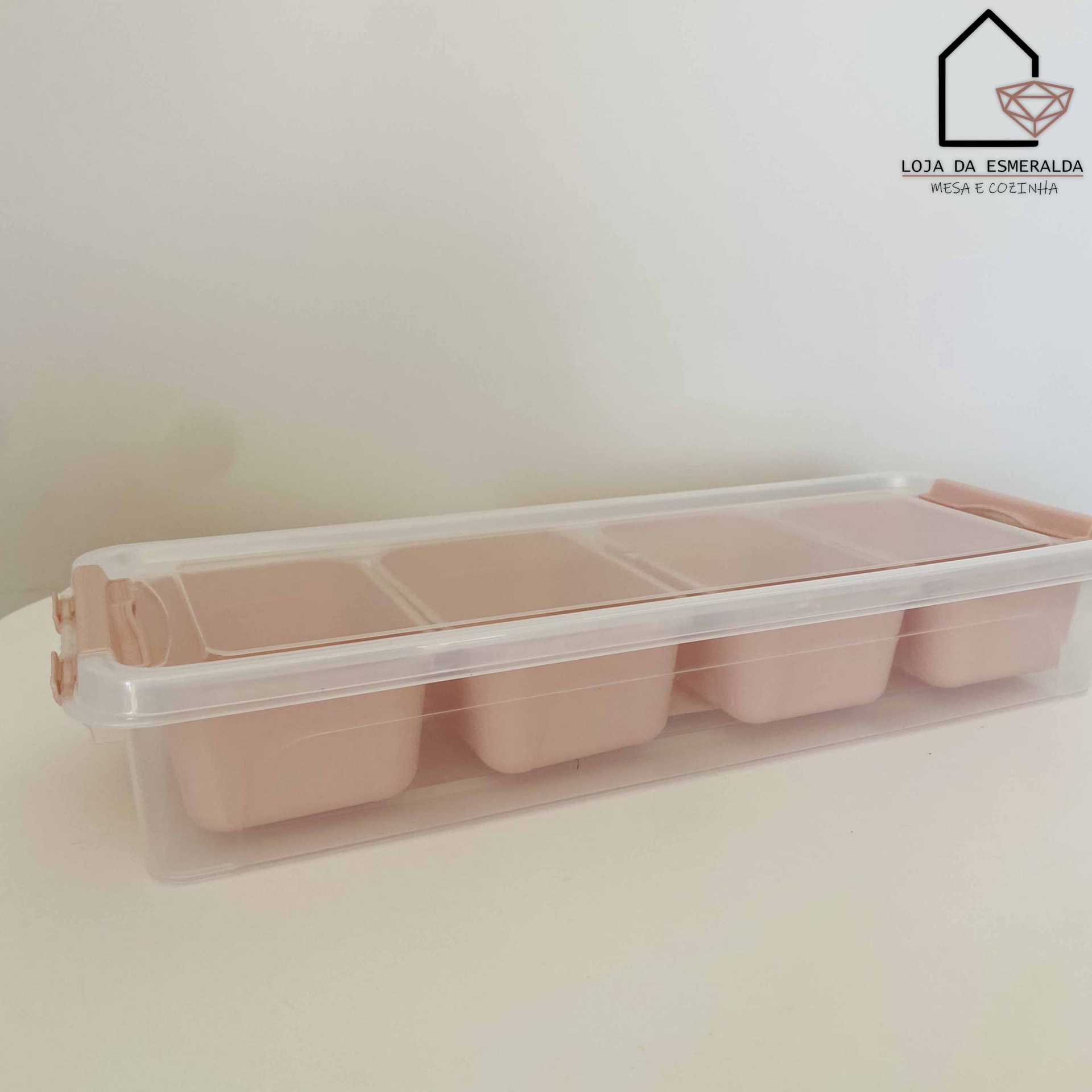 Caixa transparente com cubos de silicone rosa