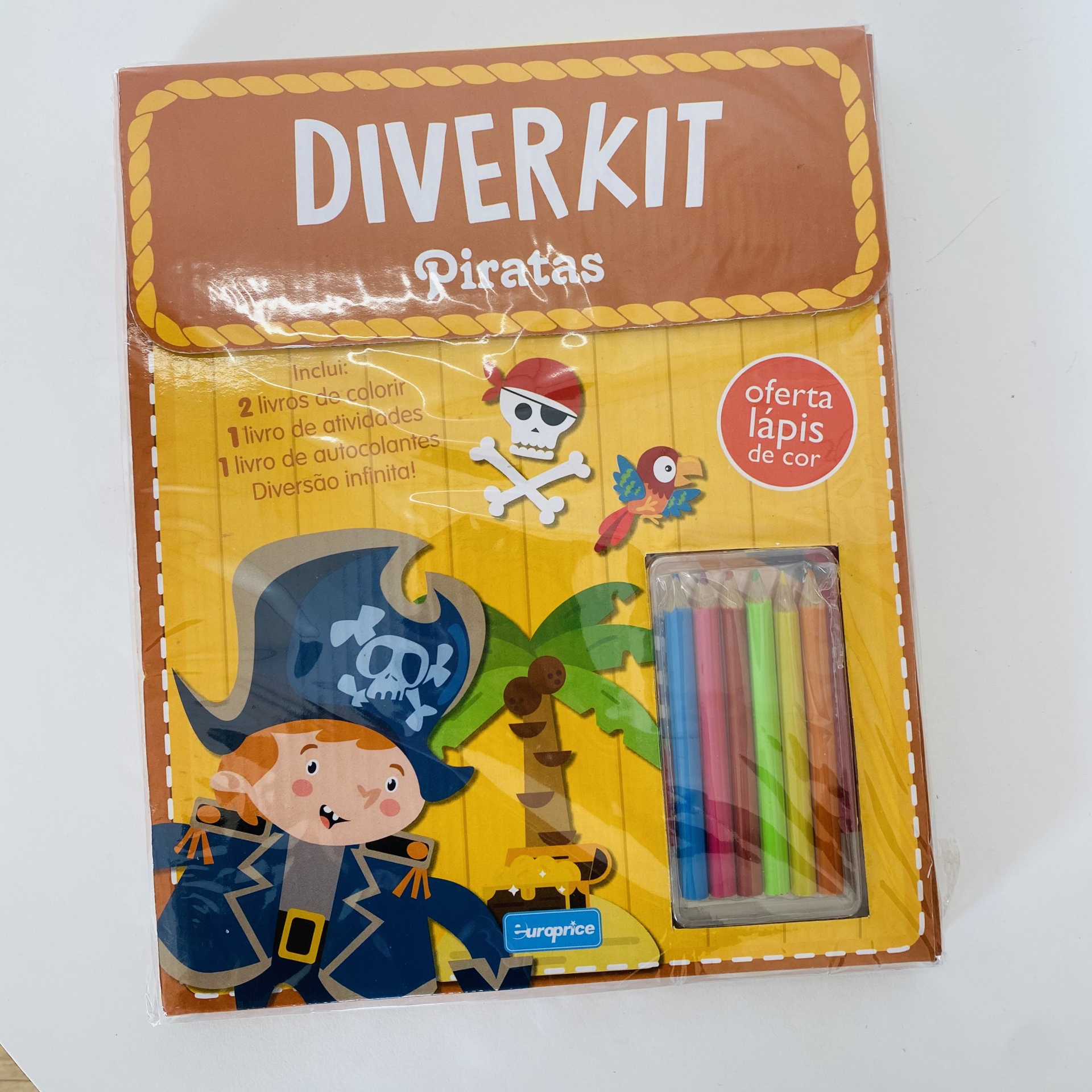 Kit de atividades pirata DIVERKIT com lápis de cor