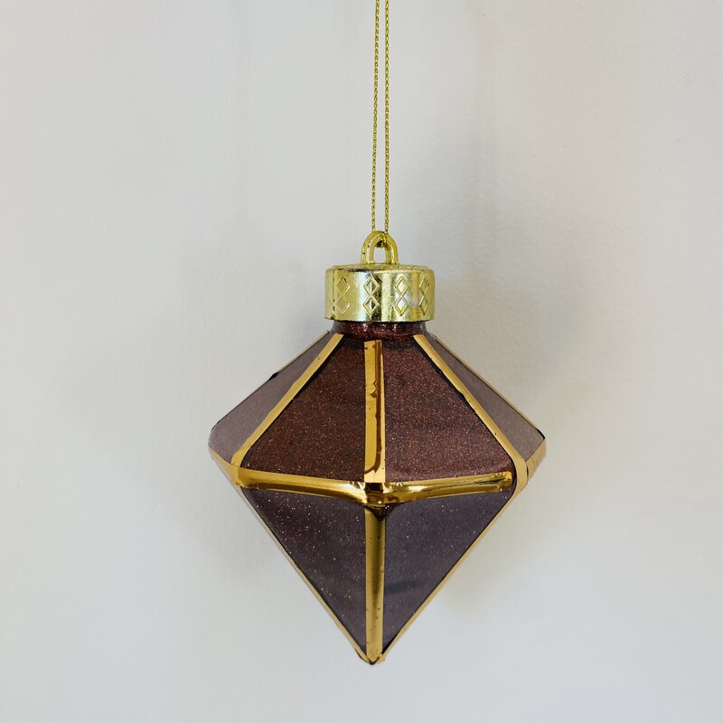 Pendente decorativo de Natal vinho com detalhes dourados suspenso