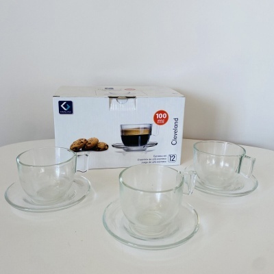 Conjunto de chávenas de café de vidro com pires e embalagem